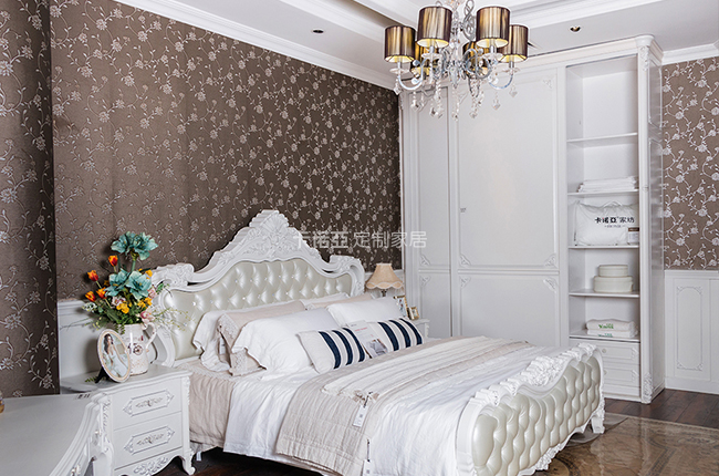 平開門衣柜怎么樣？平開門衣柜的優(yōu)缺點有哪些？