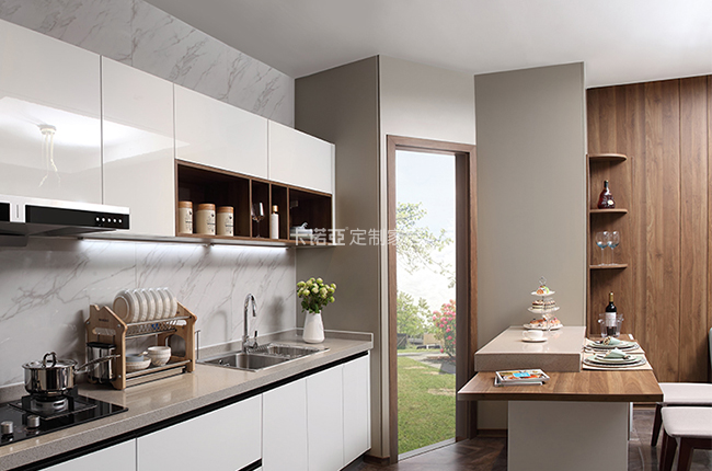 uv櫥柜門(mén)板怎么樣？uv櫥柜門(mén)板優(yōu)缺點(diǎn)介紹